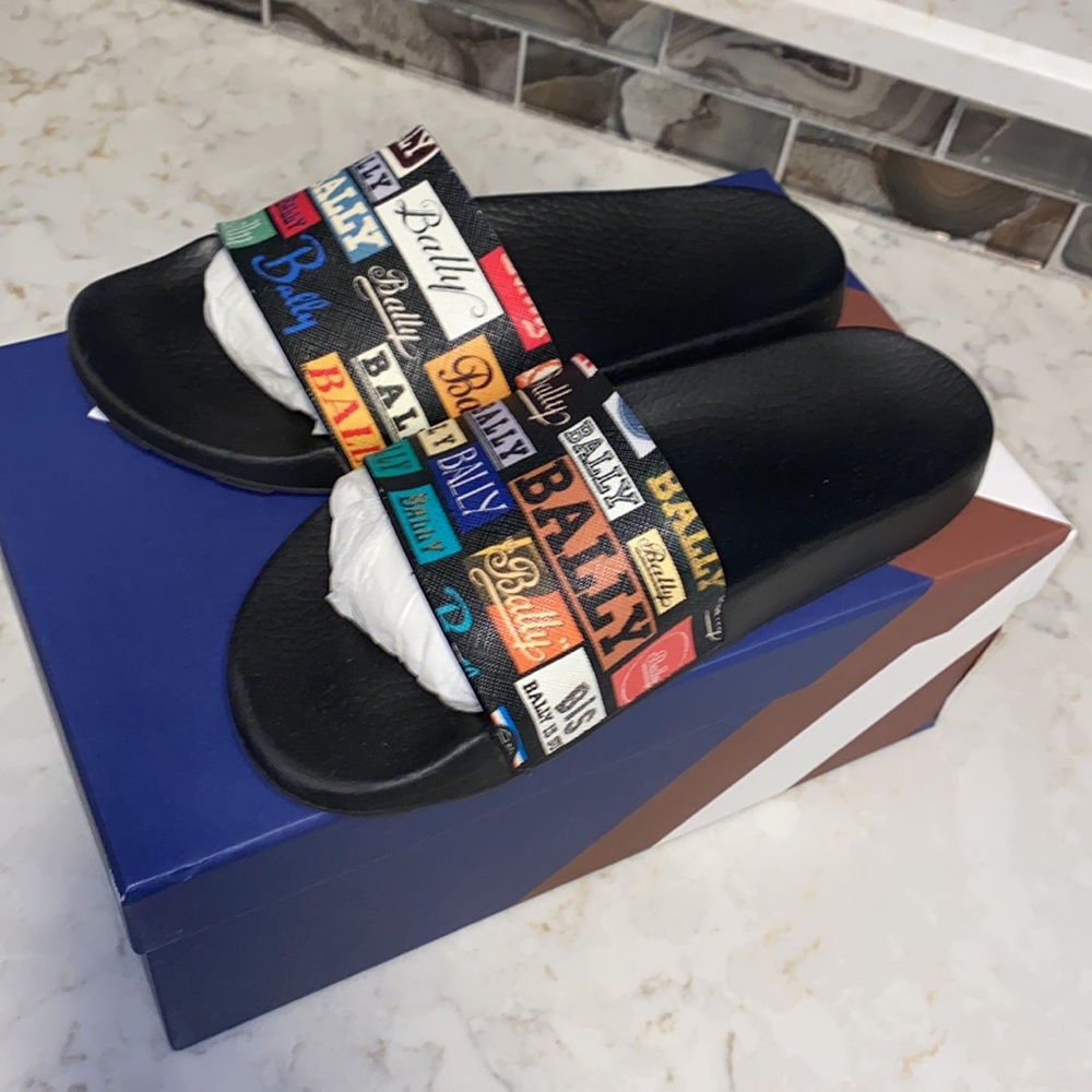 Bally Slides - Picture 2 of 5